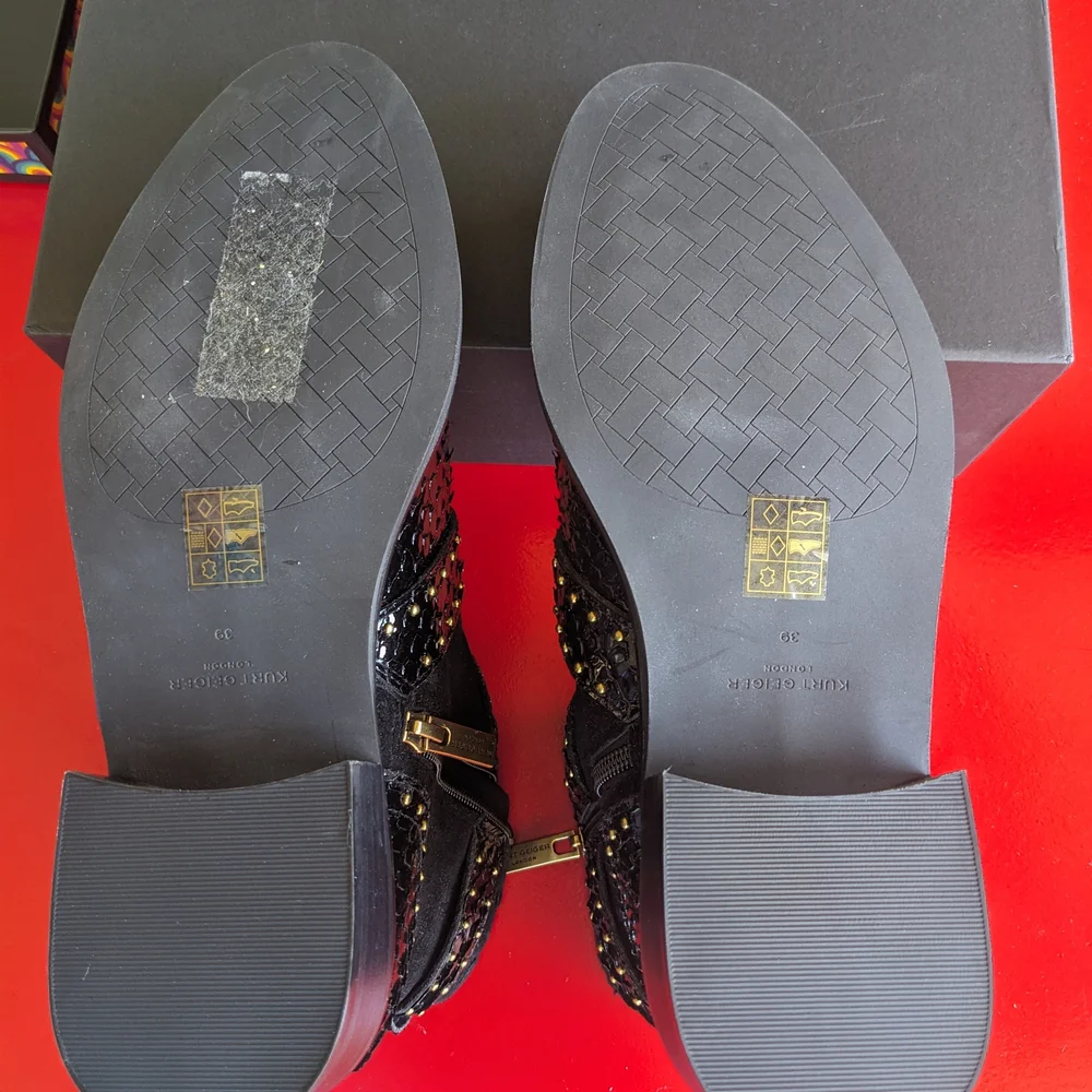 Kurt Geiger Black and Gold Women's Shoes. New In A Box.
